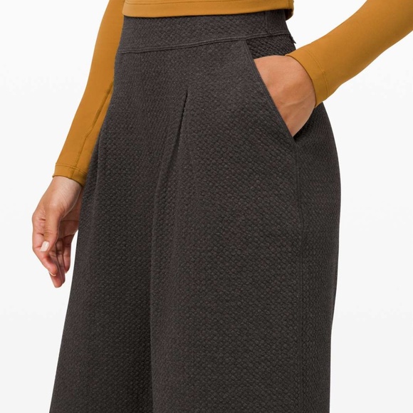 Lululemon Can You Feel The Pleat Crop *21 Size 10 - Picture 3 of 4